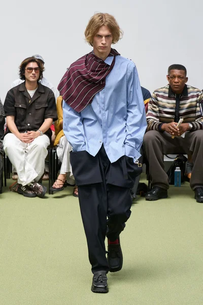 Look 1